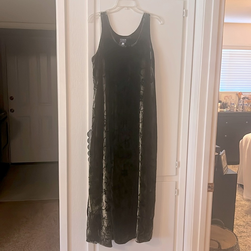 Sleeveless Silk / Velvet Dress